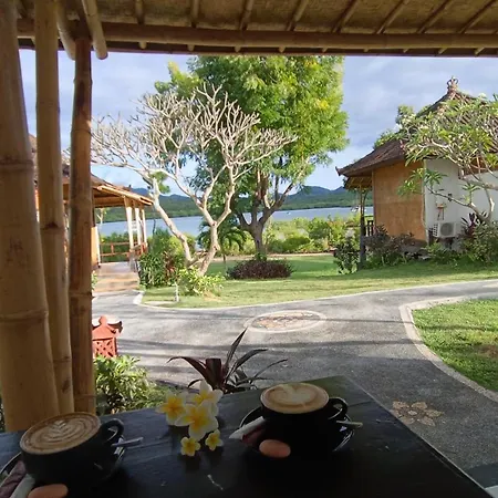 Pasir Putih Cottage - Menjangan Banyuwedang Exterior photo