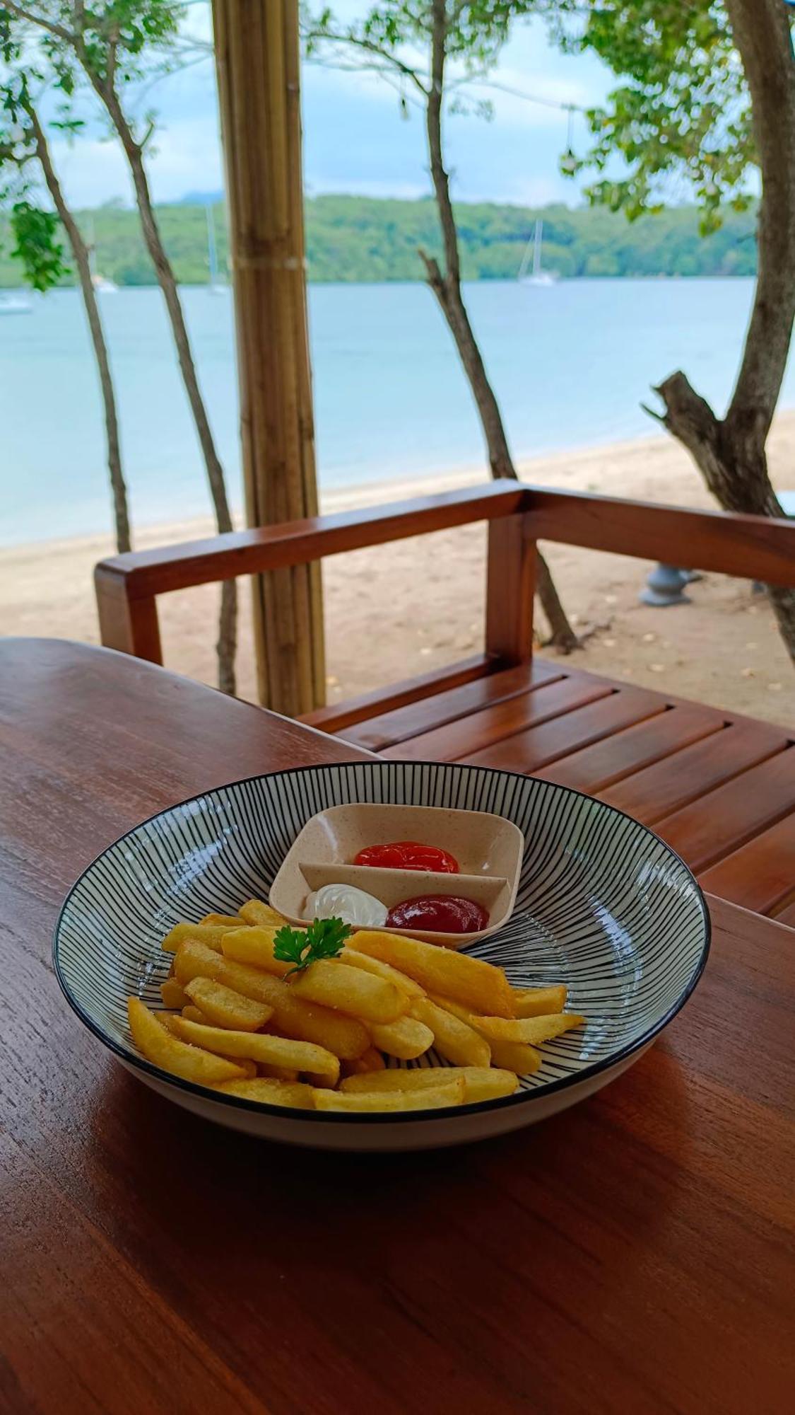 Pasir Putih - Menjangan Lodge