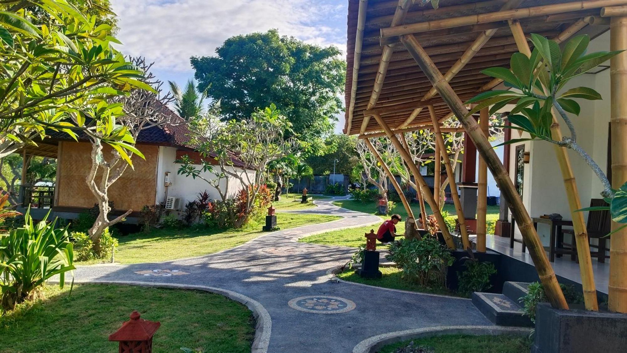 Lodge Pasir Putih - Menjangan